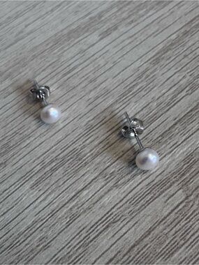 Classic White Pearl Stud Earrings - Unbranded